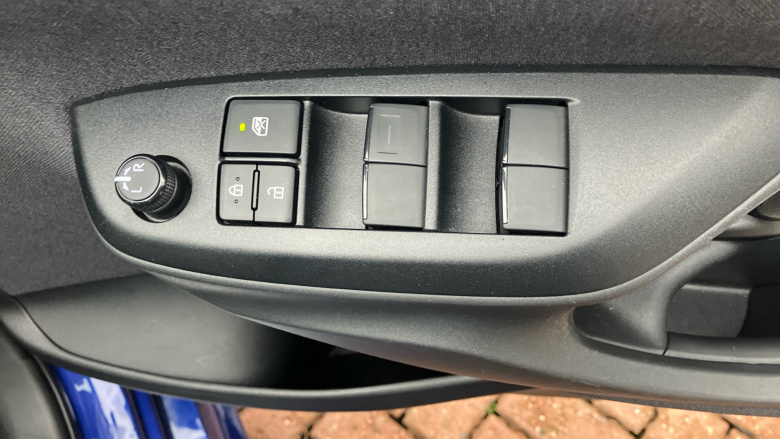 Toyota Yaris 1.5 Hybrid Design 5dr CVT Hybrid Hatchback